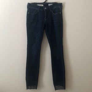 Mid rise skinny Jean wore once only great condition like new